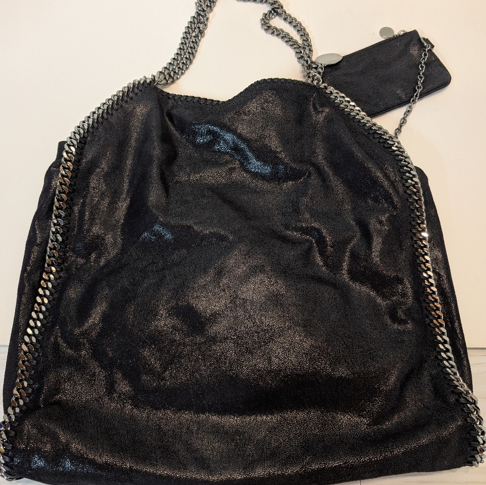 Stella McCartney Falabella tote bag features signature silver-tone chain trim - Picture 7 of 11